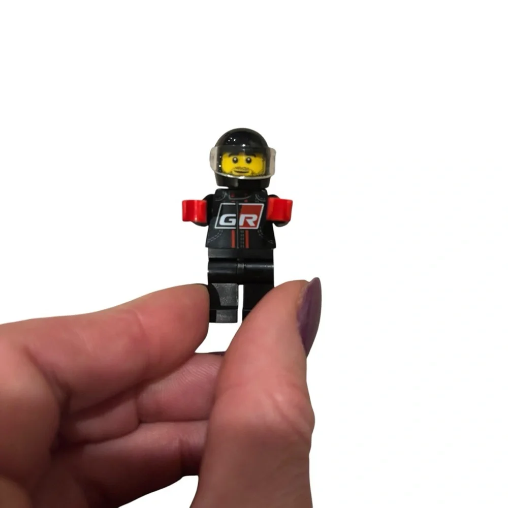 Lego Toyota GR Supra Driver 76901 Speed Champions Minifigure - Picture 3 of 4